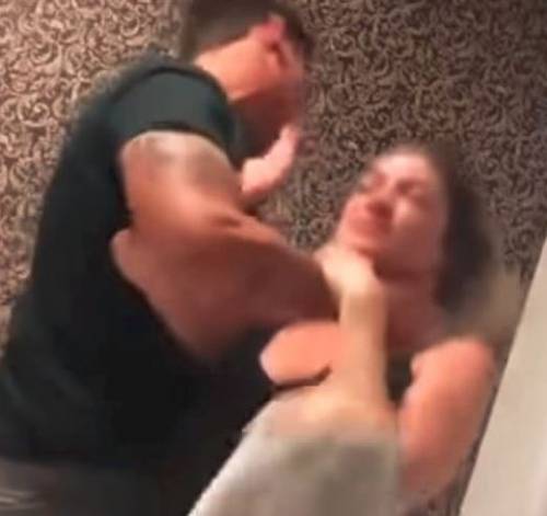 Brasile, viene pestata dal fidanzato. Sui social network il filmato choc