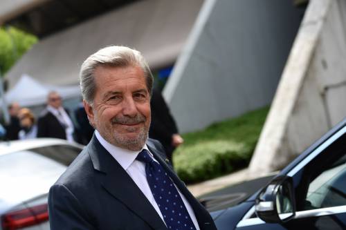 Occhi su Carige-Malacalza e sulla battaglia Telecom