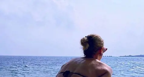 Bikini hot della Ferragni alle Maldive scatena polemica sui social network