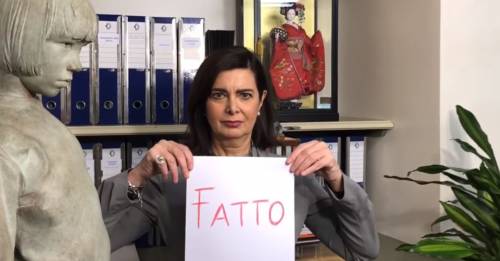 Un (imbarazzante) video muto. E Boldrini viene ​sbertucciata dai social