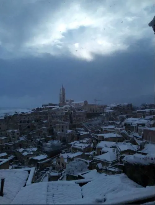 Meteo, arriva il gelo artico che porta neve e freddo. Colpite, in particolare, le regioni del Centro-Sud