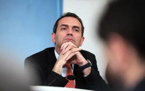 De Magistris apre una pagina su sito del Comune per aiuti a nave Ong