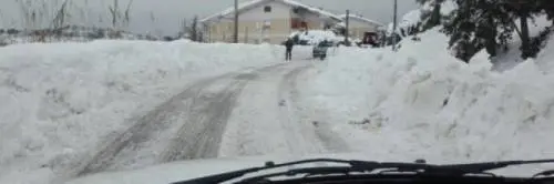 Neve in Puglia, in pochi al lavoro. A Grumo i vigili firmano la "giustifica"