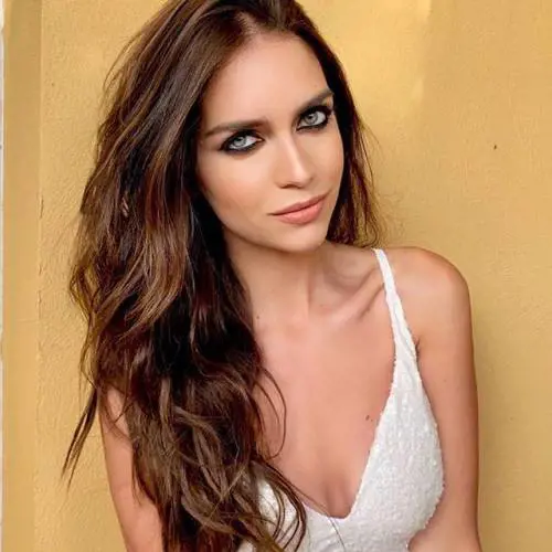 Zaira Nara fa concorrenza a Wanda: ecco alcuni scatti della bella argentina