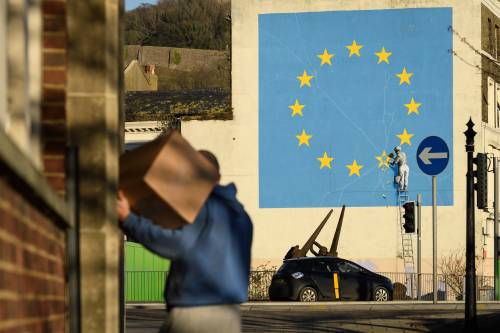 Una fosca profezia di Savona: "L'Ue adesso rischia parecchio"