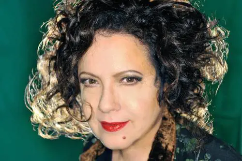 "Il mio canto libero contro l'omologazione della musica di oggi"