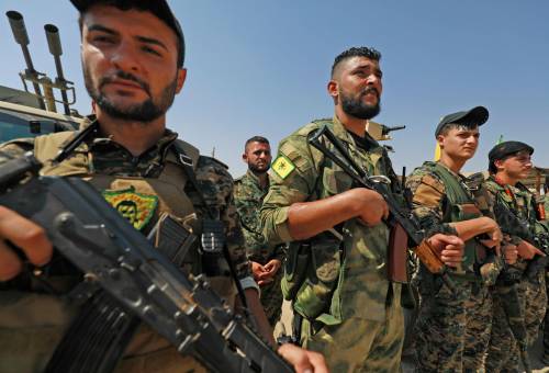 I curdi sempre più vicini ad Assad: la riunificazione del Paese è vicina?