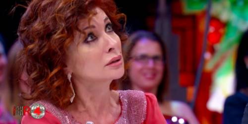 Alda D'Eusanio in tv contro Renzi: "Un giorno si sente un c.., un giorno...l'altro"