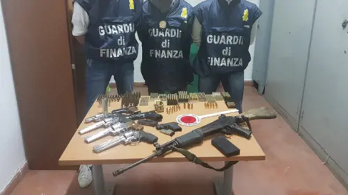 Armeria clandestina scoperta in un'officina
