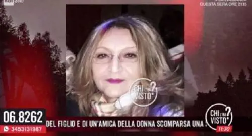 Bari, trovato il cadavere di una donna in un'auto