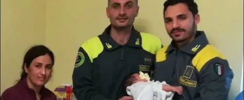 A Crotone sbarcano 51 curdi nel silenzio: falle del sistema di sorveglianza marittimo