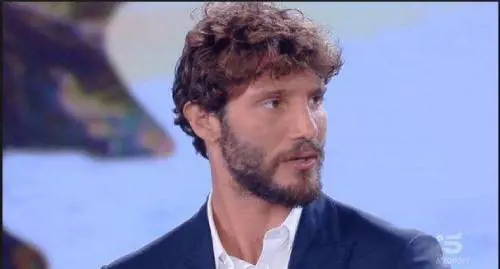 Stefano De Martino: "Belen? Non siamo tornati insieme ma siamo una bella famiglia"