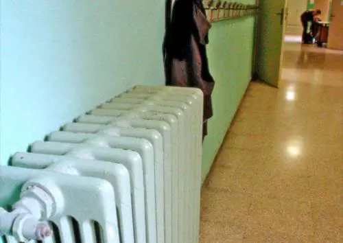 Termosifoni spenti il pomeriggio: la preside diffida la Provincia