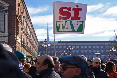 I Sì Tav in piazza a Torino: 30mila a favore dell'opera