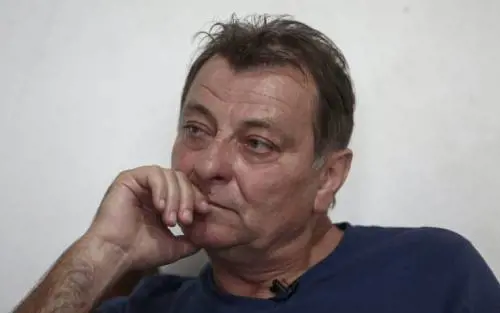 Battisti, parla ex deputato Caruso: "Cosa dovrebbe farci in carcere?"