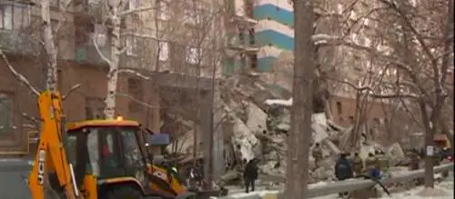 Russia, estratto vivo un bambino di 10 mesi dopo 35 ore sotto le macerie