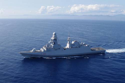 Taranto, resta grave il sottufficiale della Marina dopo l'incidente sulla fregata Bergamini