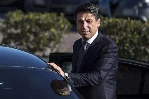 Conte sul caso Diciotti: "Mi assumo responsabilità"