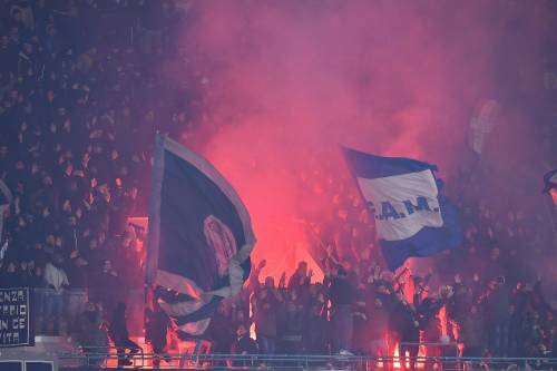 Napoli, accende fumogeno allo stadio: denunciato 