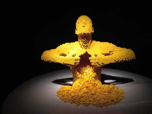 Torino, il Lego si fa arte alla Promotrice