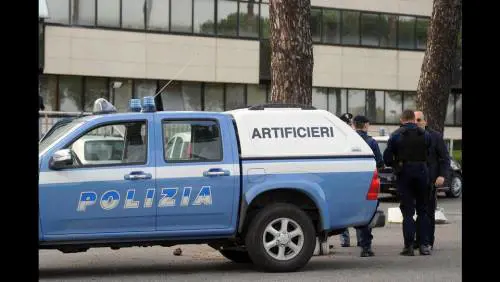 "Sono delle Br, liberate Battisti". E scatta l'allarme a Genova