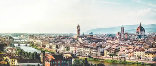 Firenze, voleva campeggiare in stazione: multa da 160 euro