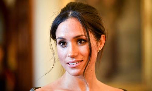 Meghan Markle e l’outfit che ricorda Lady D. La foto di Vogue