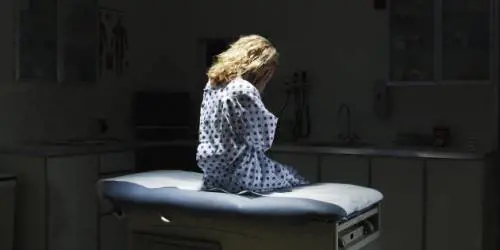 Cardiologo arrestato per abusi sessuali su pazienti