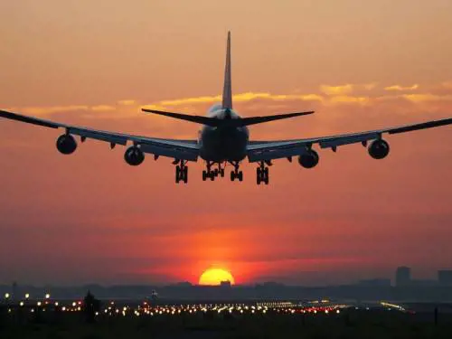 Russia, paura in alta quota: 26enne ubriaco terrorizza il volo A320