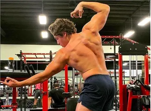 Ecco Joseph Baena, il figlio tutto muscoli di Schwarzenegger 