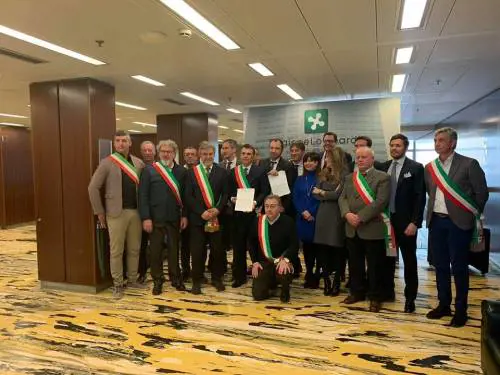 Autonomia, pressing su Roma, Forza Italia chiama a raccolta i Comuni