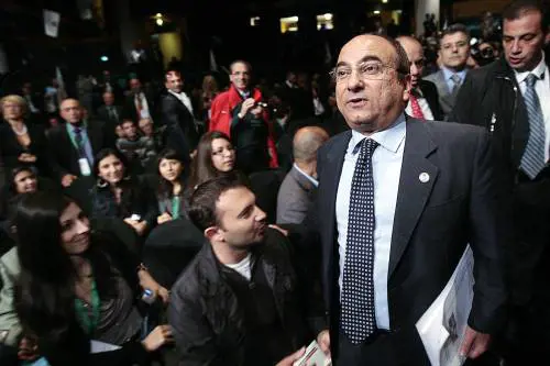 Scilipoti si inventa una nuova vita: "Vado a fare il missionario in Africa"