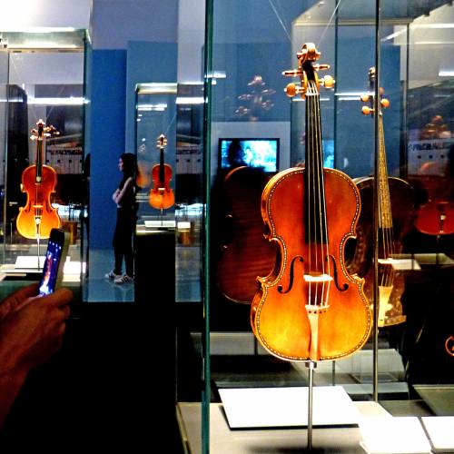A Cremona regna il silenzio: parlano solo gli Stradivari