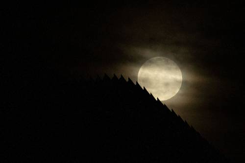 Super Luna Rossa, le immagini dell'eclissi da tutto il mondo