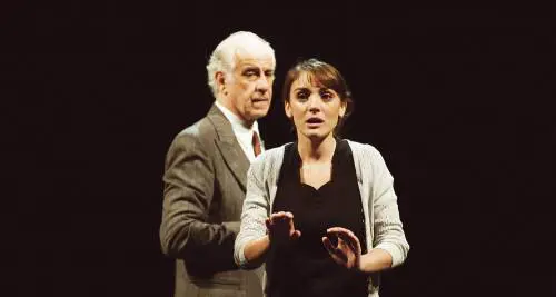 Spettatrice insofferente, Servillo ferma lo spettacolo e l’invita a lasciare il teatro