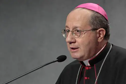 I vescovi a gamba tesa: "Votate solo chi dice sì all'accoglienza"