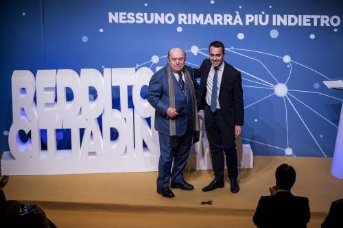 Il M5S "arruola" Banfi all'Unesco: "Ci sono plurilaureati, io porto il sorriso"