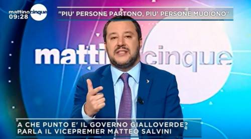 "Renzi e Saviano mi vorrebbero nudo...". Quella frase di Salvini in diretta tv