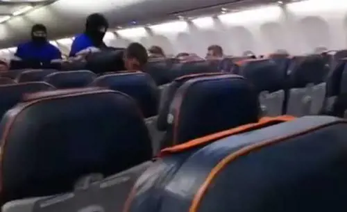 Russia, aereo supersonico si schianta