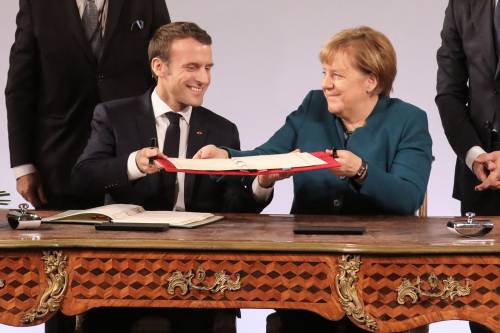 Perché l’asse Merkel-Macron  punta ad indebolire l’Italia
