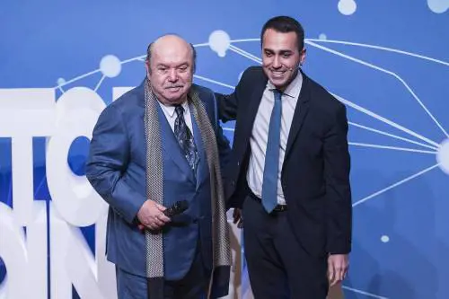 Giggino la butta sul ridere: "Banfi commissario Unesco"