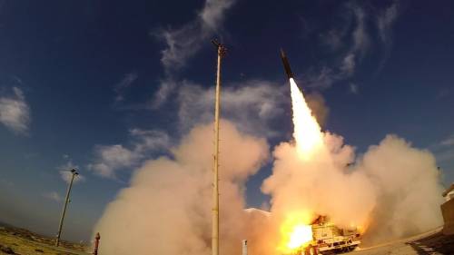 Israele intercetta missile balistico