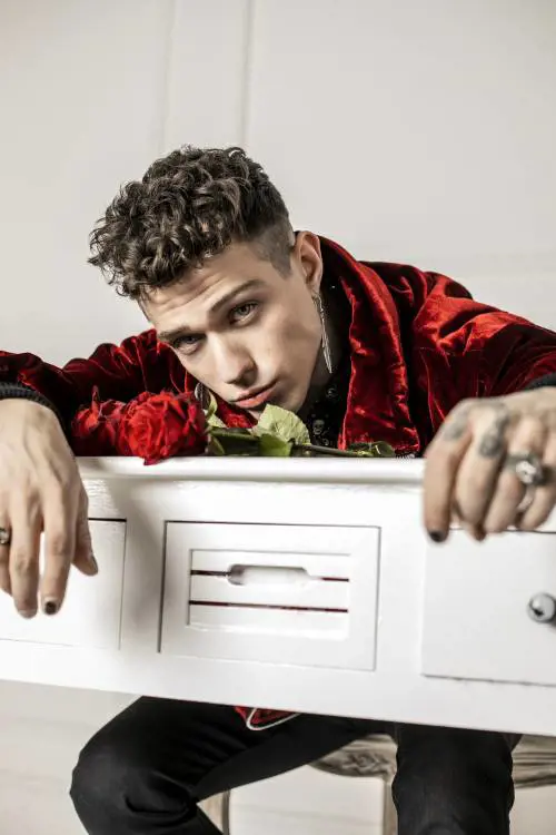 Irama carico per il 2019: Sanremo, album e sold out a Milano
