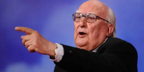 Camilleri attacca: “Non sarò complice di questa nazista volgarità”