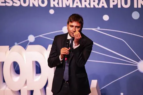Venezuela, Di Battista contro Salvini: "Parla come Macron e Saviano"