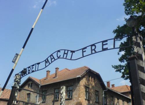 Nazionalisti ad Auschwitz: "Cerimonia non inclusiva, ricordare anche i polacchi"