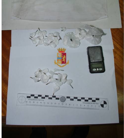 Scoperti in auto con la cocaina, arrestati