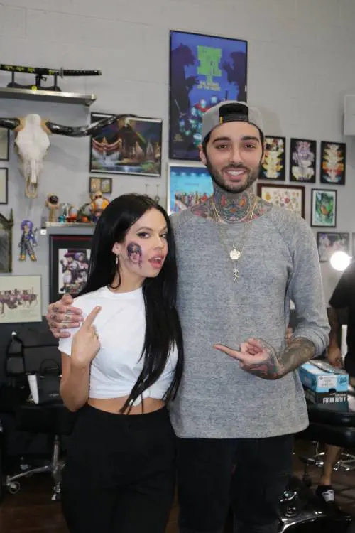 Kelsy Karter e il tatuaggio di Henry Styles sul volto