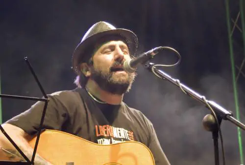 "Ogni concerto è un rischio". La decisione di Omar Pedrini: ecco perché dà l'addio al palco