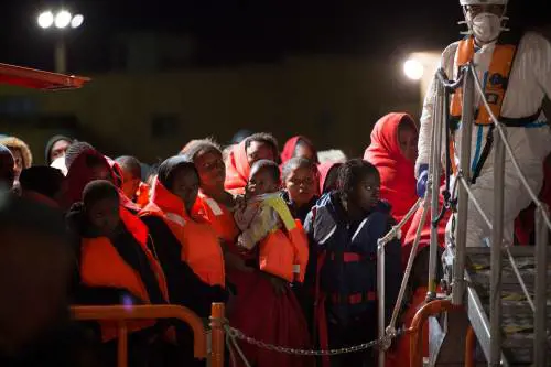 Anche in Gran Bretagna si diffonde la tortura dello stiramento del seno